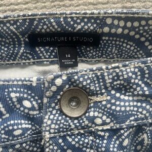 Signature Studio Paisley Stretch Ankle Frayed Jeans Sz 14